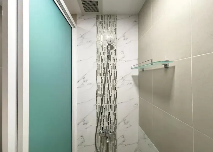 Bts Thong Lol Large 52 Sqm L Pool And Gym L Sontana Bangkok